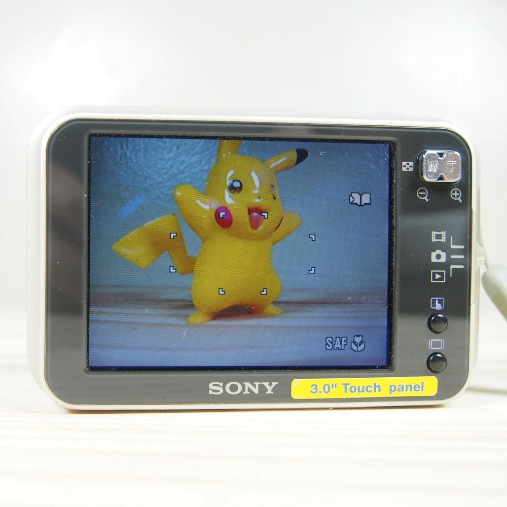 Sony CyberShot DSC-N2 10.1MP Digital Camera Bundle Silver w/Charger +‎ Battery